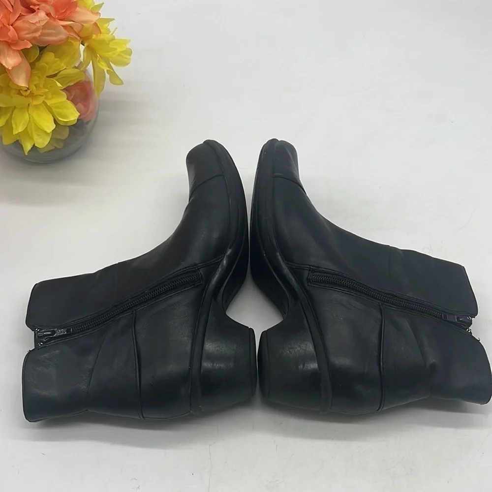 Clarks Black Leather Ankle Boots Size 8 BAB4317B - Picture 6 of 9